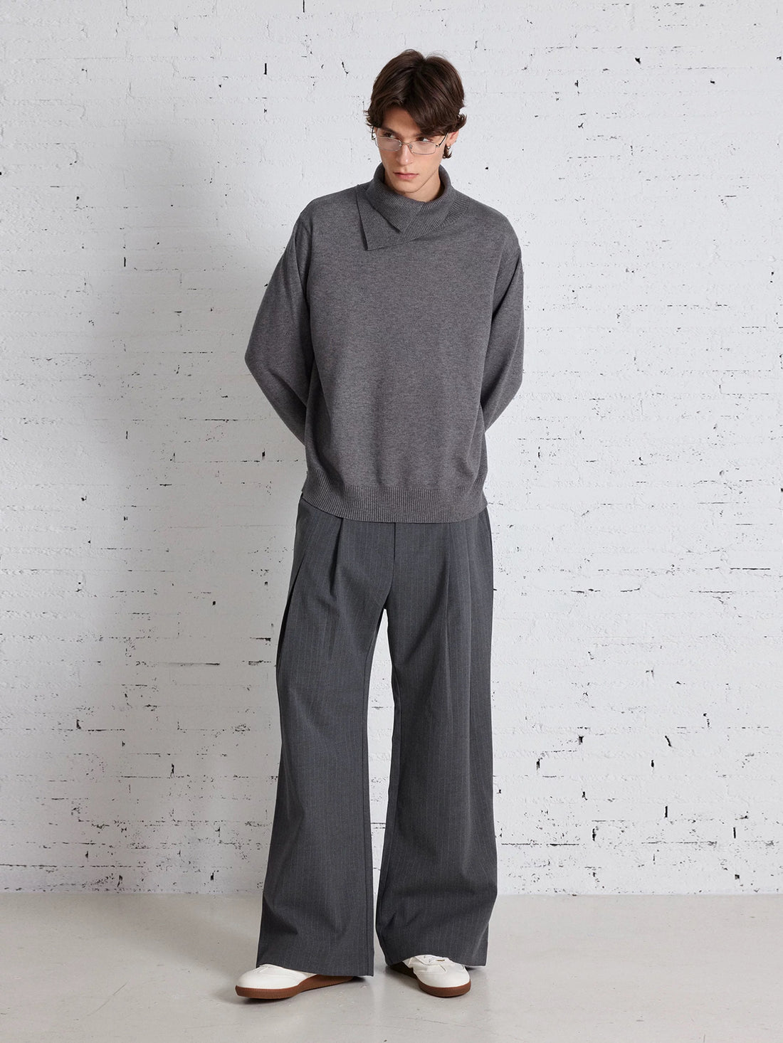 Irregular-Shaped Double Collar  Sweater